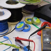 Advance AT7 PVC tape - 50 mm breed Zwart UV bestendig